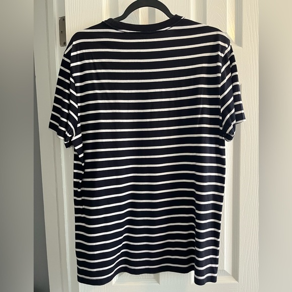Gap navy and white striped Tshirt size medium - Picture 2 of 3